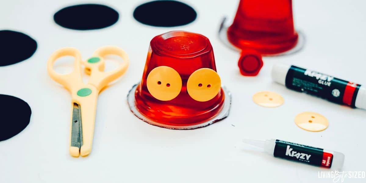 Channel your inner Disney fan with these irresistibly adorable Mickey Mouse Jelly Cups. This dessert treat is perfect for fun after-school snacks, Disney Mickey Mouse Birthday Parties and more!